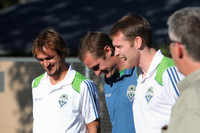2559 VISC-Seattle Sounders autographs 082310