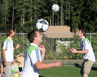 2672 VISC-Seattle Sounders autographs 082310