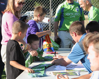 2750 VISC-Seattle Sounders autographs 082310