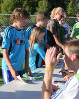 2773 VISC-Seattle Sounders autographs 082310