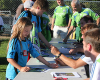 2780 VISC-Seattle Sounders autographs 082310
